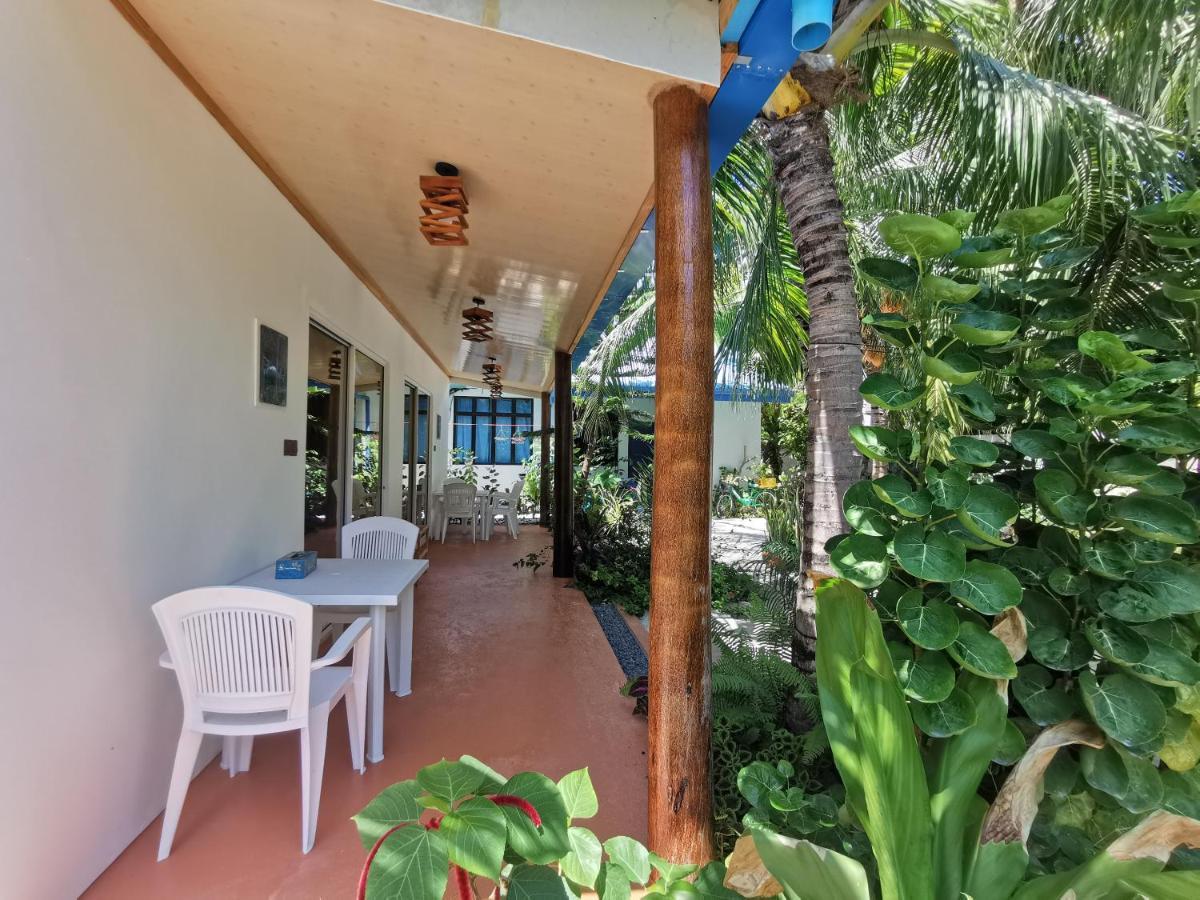 Blue Water Thoddoo Inn Exterior foto